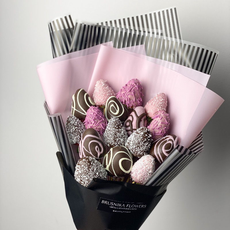 Buket-iz-klubniki-28.-Mini-buket-iz-klubniki-v-shokolade.jpg